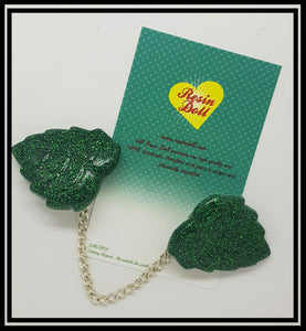 Green glitter leaf Cardigan Clip