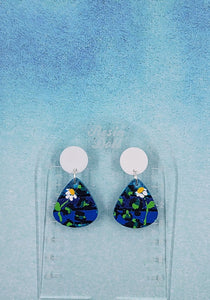 Olive sml tear Drop earrings