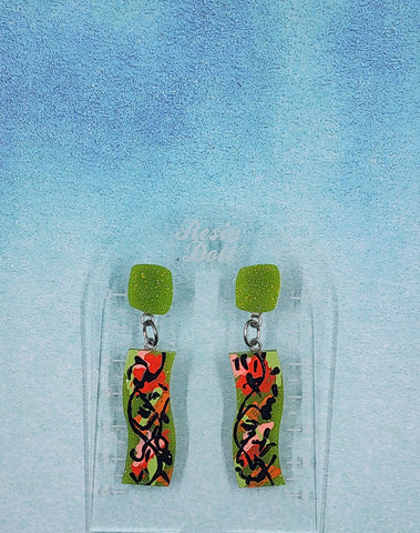 Harriet Wiggle drop earring