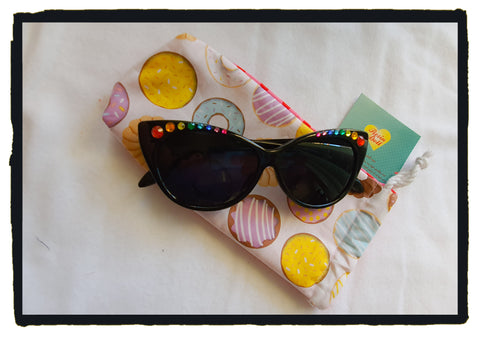 Donut glasses pouch